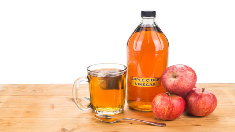 applying apple cider vinegar